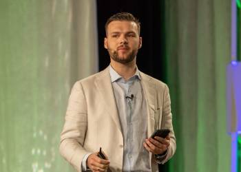 Le Rêve Crypto Tourne au Cauchemar Alors que le PDG de SafeMoon Écope de 100 Mois de Prison