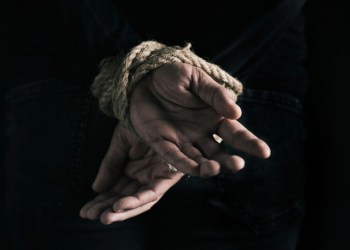 Mặt Tối Của Tiền Mã Hóa: Số Tiền Chuyển Đến Những Kẻ Bị Nghi Buôn Người Tăng 85% Vào Năm 2025