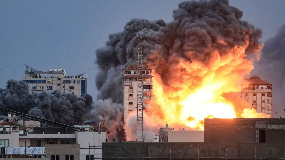 油价狂飙压顶，BTC 短期承压后终将反弹？