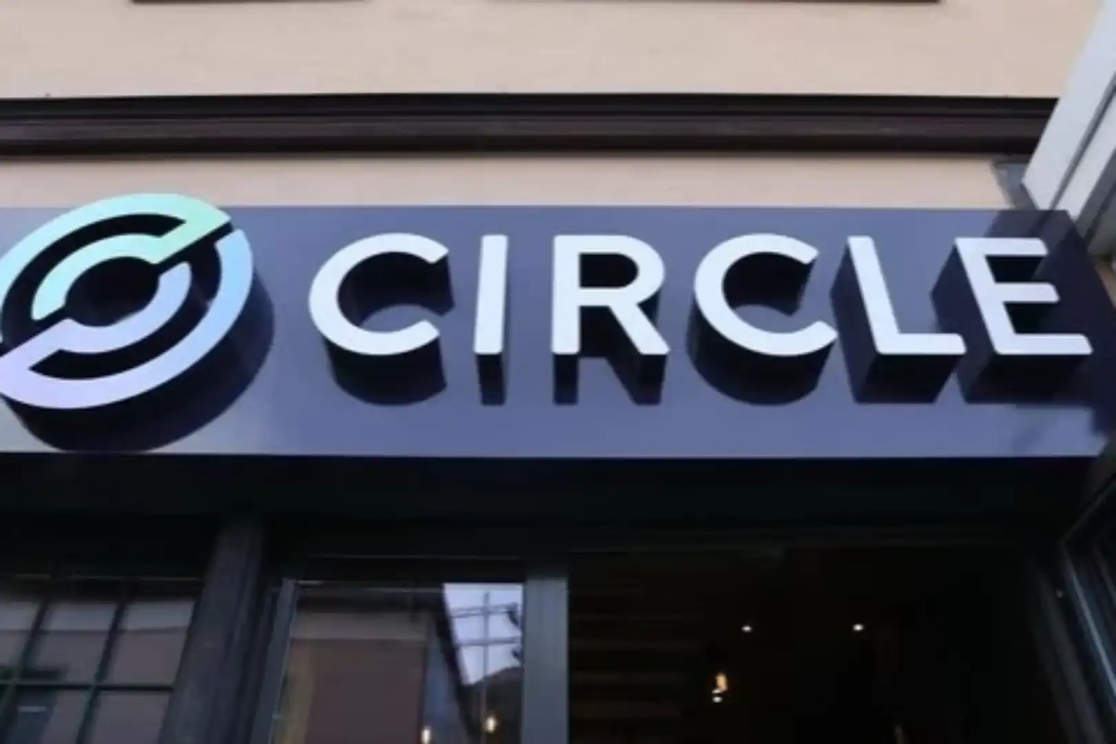 Double Whammy: Circle's Growth Logic Is Being 'Dismantled' Simultaneously by Legislation and Competitors