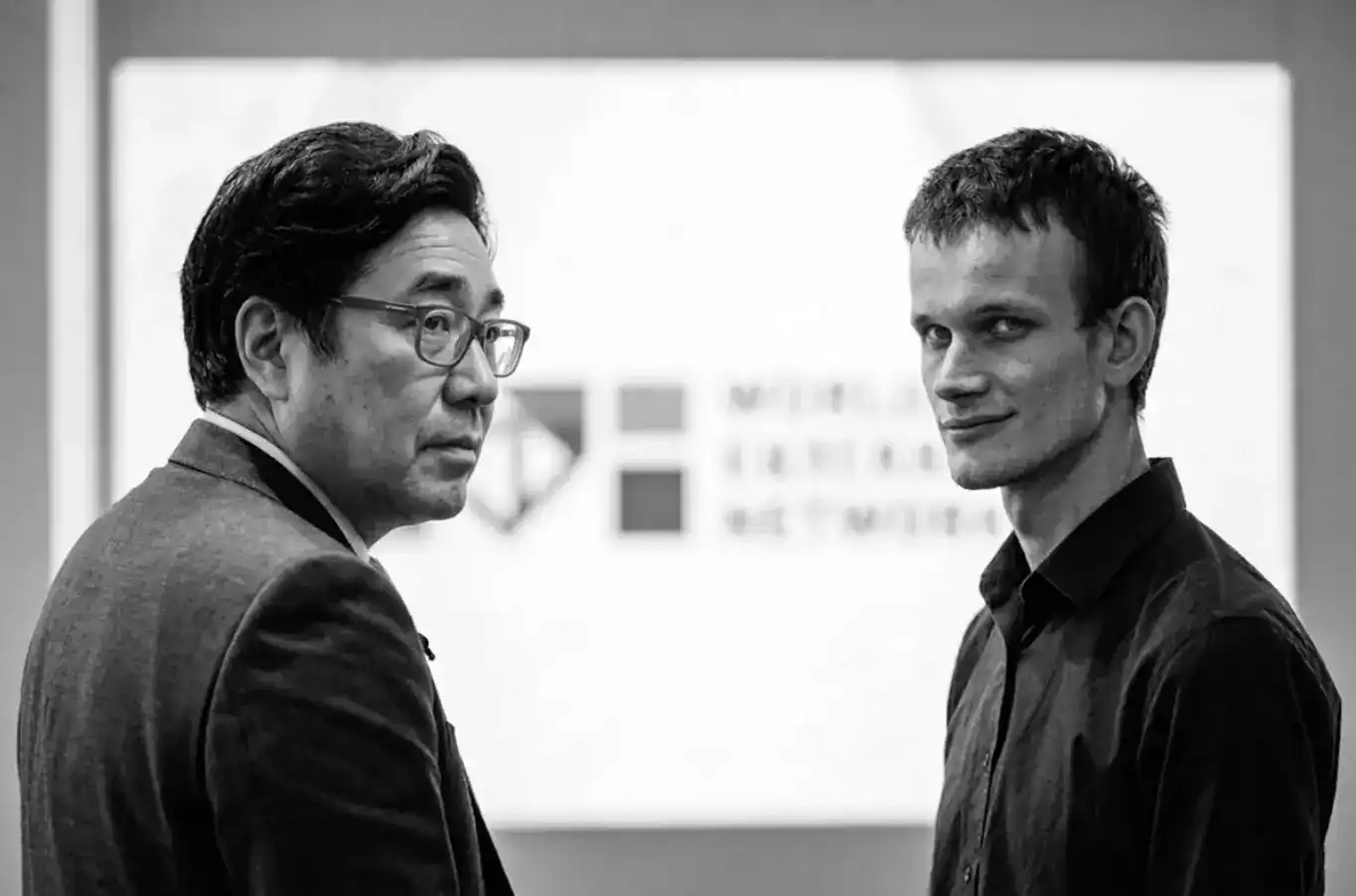 Wall Street Shorts ETH: Vitalik Knew and Front-Ran, Tom Lee Still Deluded