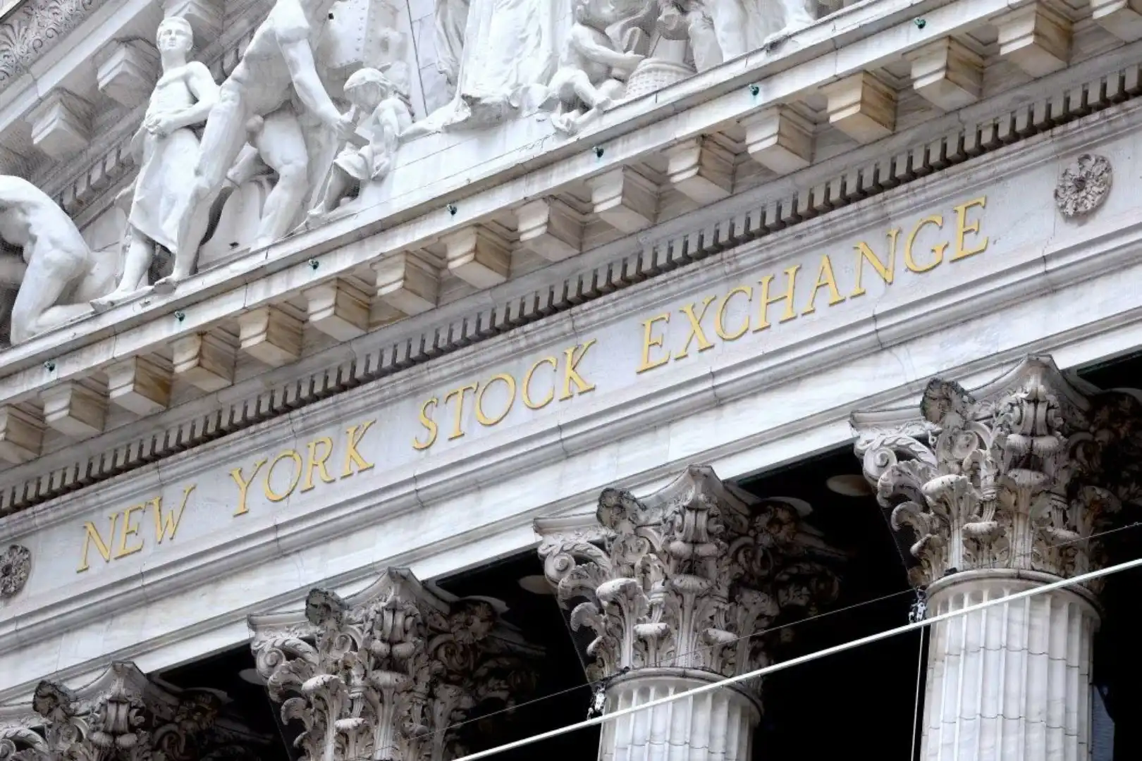 NYSE and Nasdaq Enter the Fray, U.S. Stock Tokenization Begins Close Combat