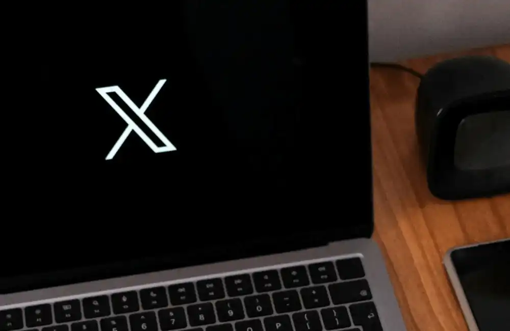 AI Influencer Zhang Zala's Secret to Gaining 50,000 Followers: Algorithm as Network, Beware of AI Alienation...