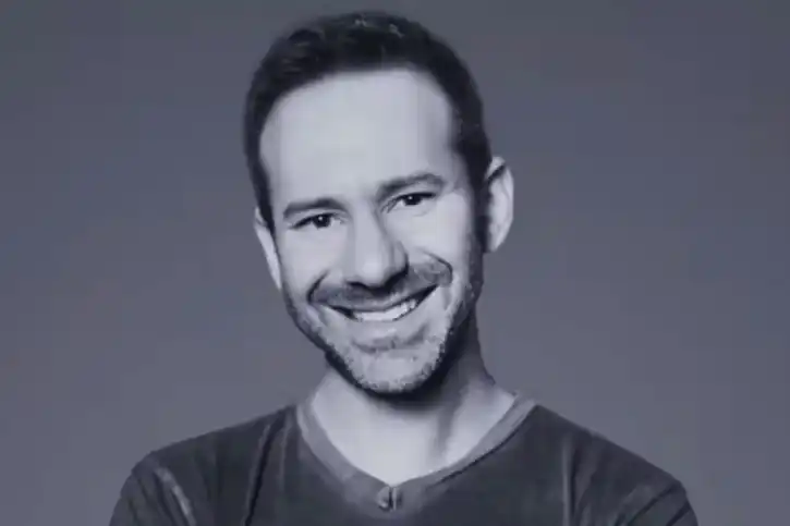 43-Year-Old OnlyFans Helmsman Passes Away; He Once Bought ETH into the Company's Balance Sheet