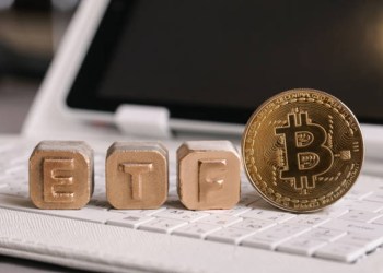 Bitcoin Spot ETFs Break 4-Week Positive Streak With $296M Outflow