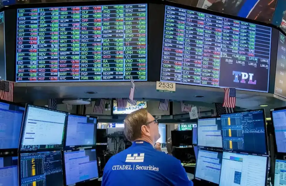 科技巨头齐发财报，谷歌大涨、Meta大跌