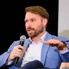 Dialogue with Bloomberg ETF Analyst: Why Bitcoin ETF Holders Did Not Sell During the 50% Plunge