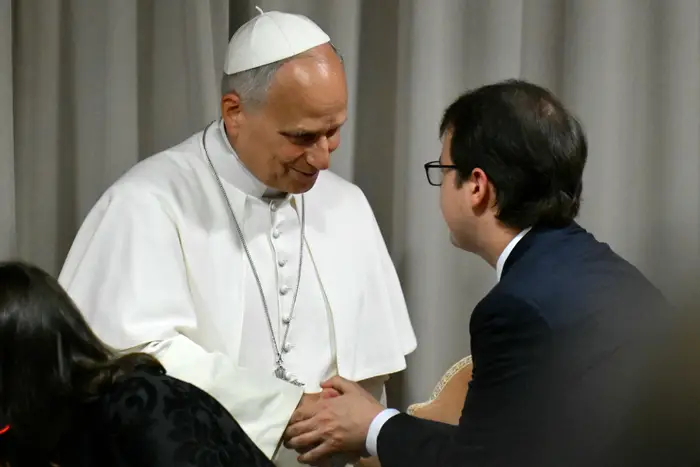 The First Encyclical of the New Pope in Rome, to Save the Common People in the AI Era