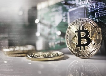 Bitcoin vs. El S&P: Cómo El Mercado Bursátil Predice El Fondo Del BTC Antes De La Subida