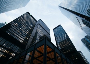 Brokerage Giant Charles Schwab Rolls Out Spot Crypto Trading To Retail Investors