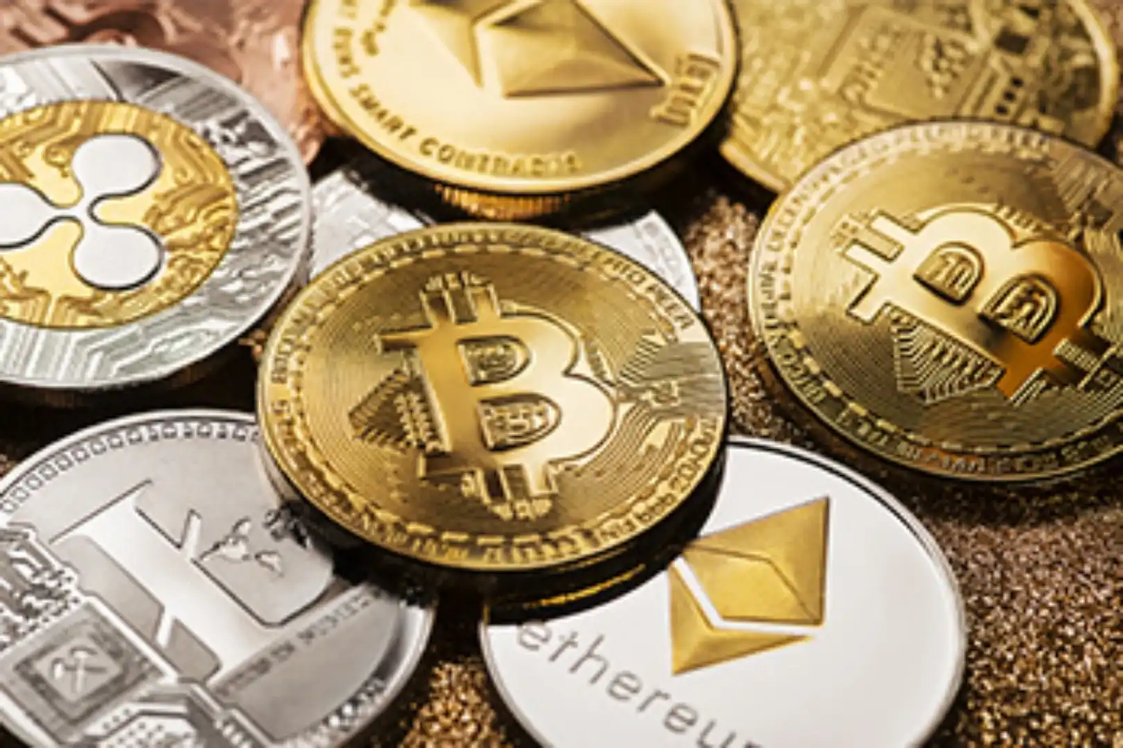 Who is Selling, Who is Holding, Who is Still Buying? The Divergence of U.S. Old Money's Crypto ETF Holdings
