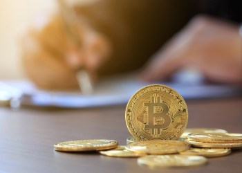 准确预测周期顶部的分析师称比特币底部可能触及28,500美元——这是时间预测