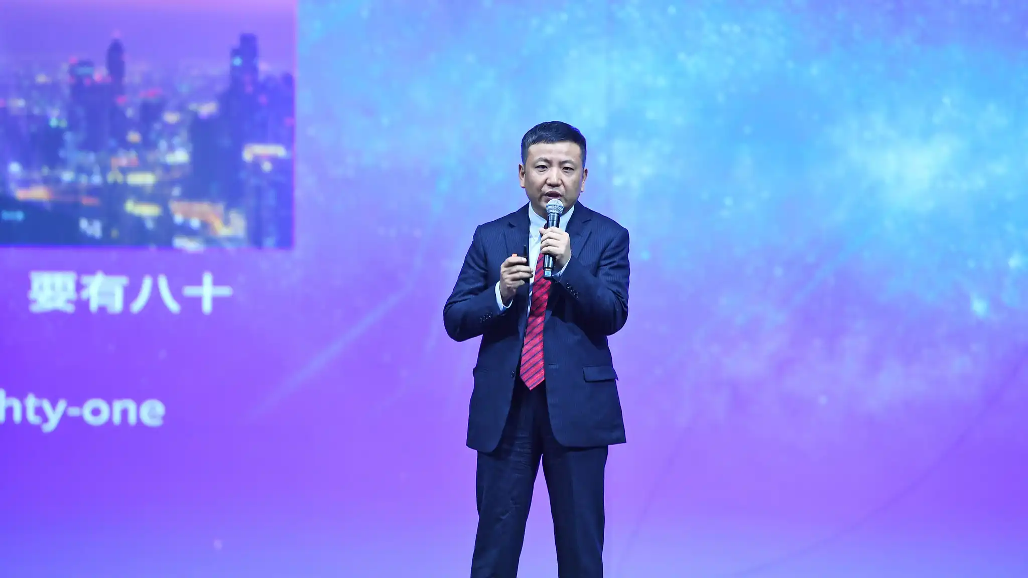 The Storage Magnate Who Conquered a Trillion-Dollar Kingdom, Yet Ultimately Could Not Become the Richest