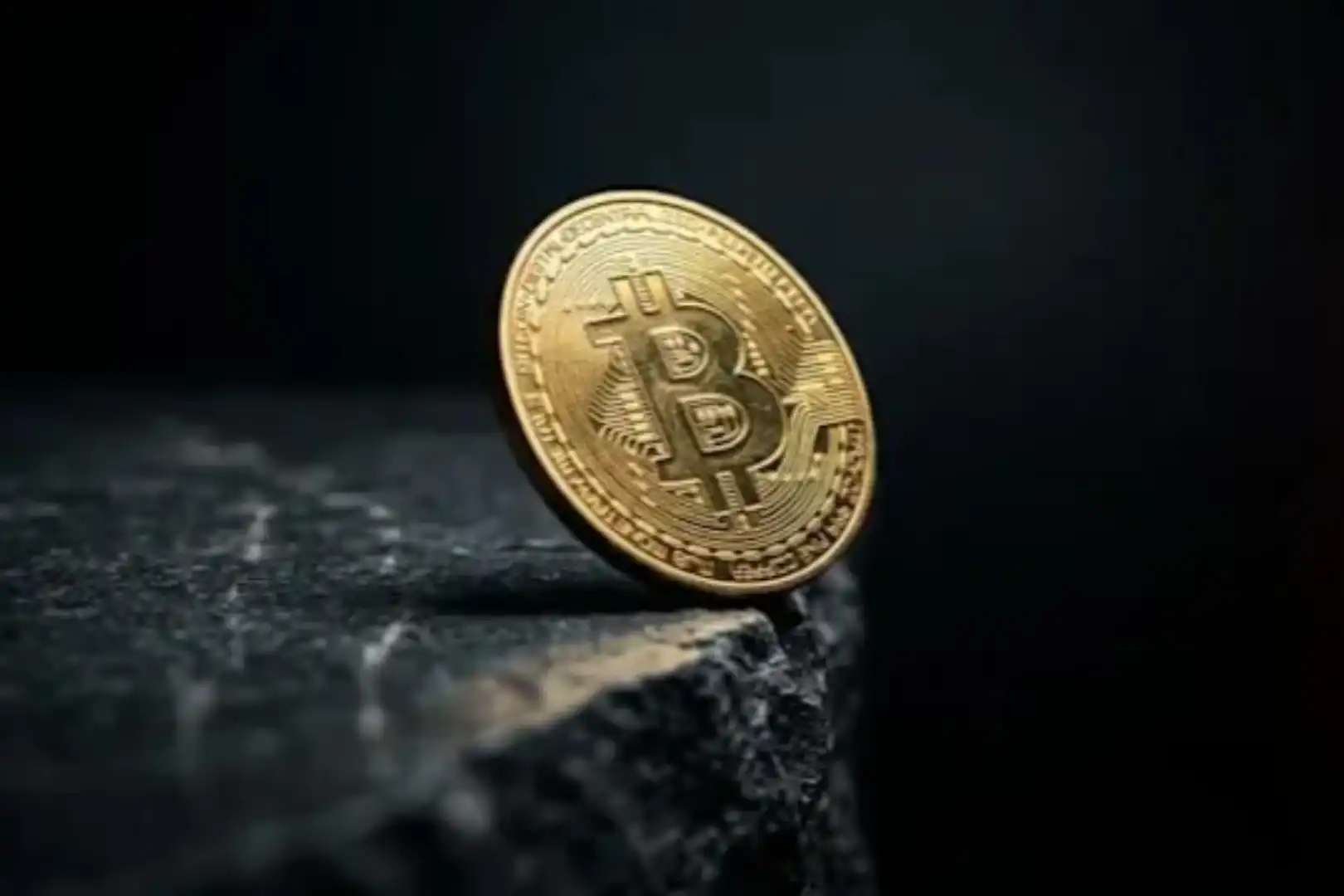 Has Bitcoin's 'Rebound Ended', Officially Entering the Late Bear Market Phase?