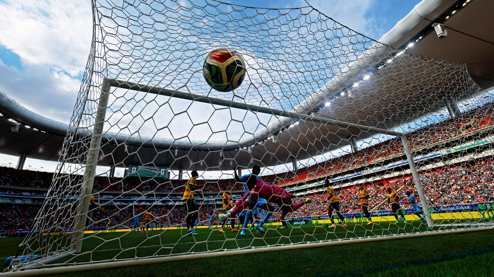 World Cup Prediction Market Frenzy: $3.3 Billion in Total Volume, Half of Funds Bet on Long Shots