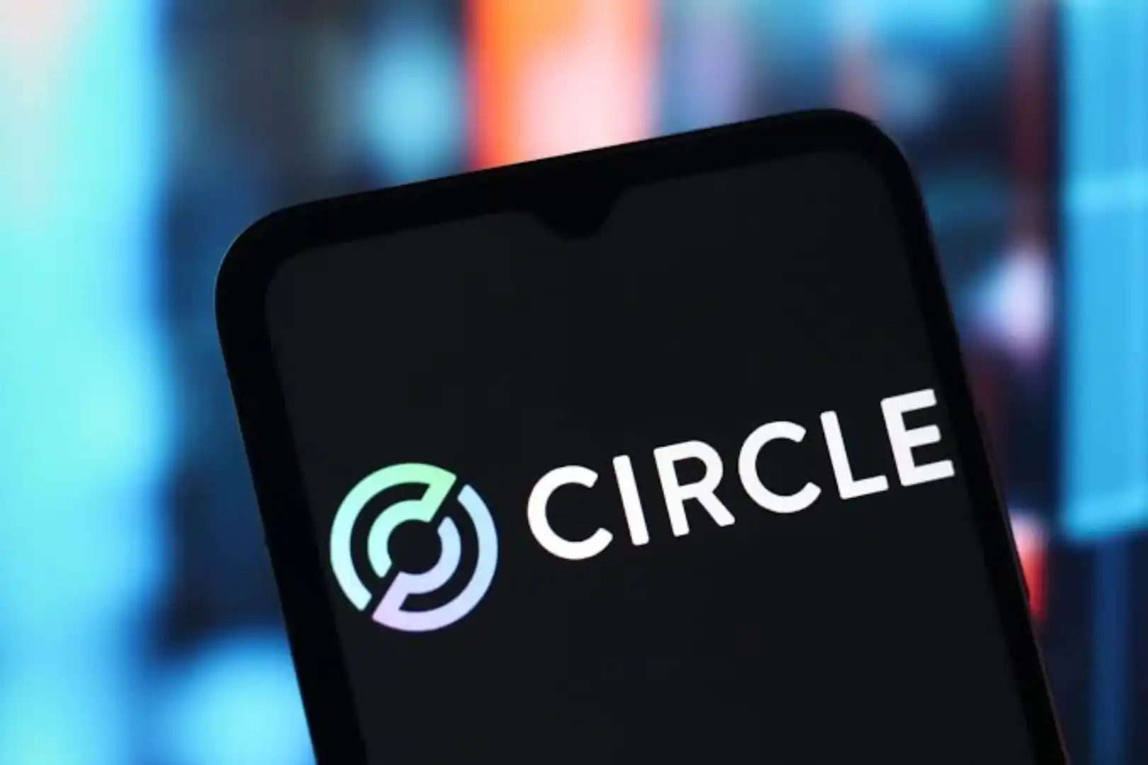 Stock Price Halved in 45 Days, Is Circle Actually the "DeFi Barometer"?