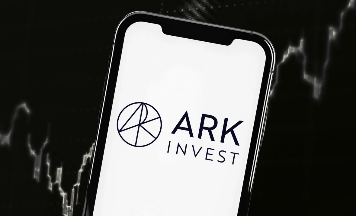 ARK's Massive Buying Spree in Crypto-Linked Stocks: Lower Risk, or Double the Pressure?