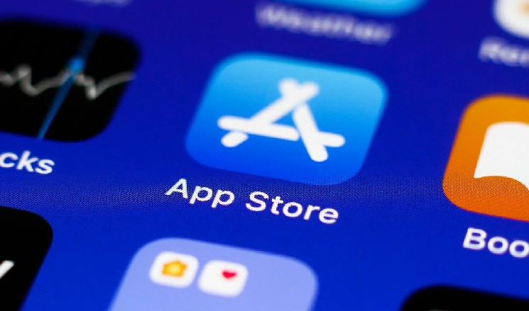 Apple Removes Fake DefiLlama App After Several Months of Complaints