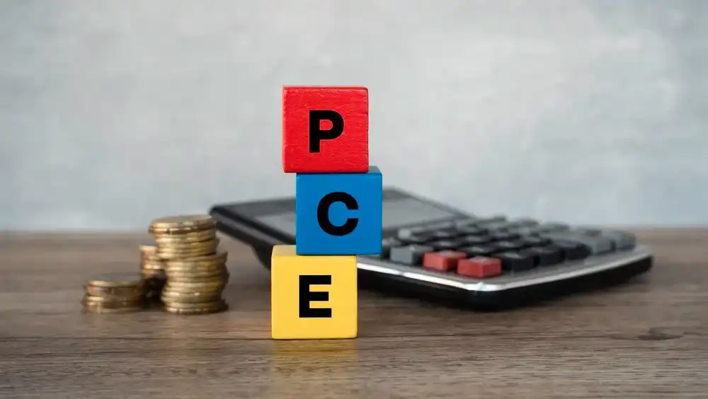 U.S. July PCE Price Index Rises 3.7% YoY, Giving Fed Room to Stand Pat