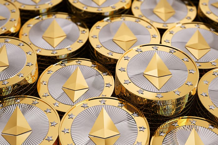 Bitmine Тома Ли теперь владеет 4,8% от общего объема Ethereum. Стоит ли сейчас покупать ETH?