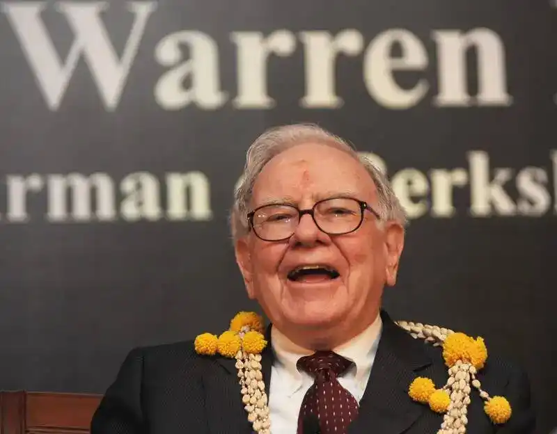 After Three Years of Continuous Stock Selling, Buffett Finally Makes a Move
