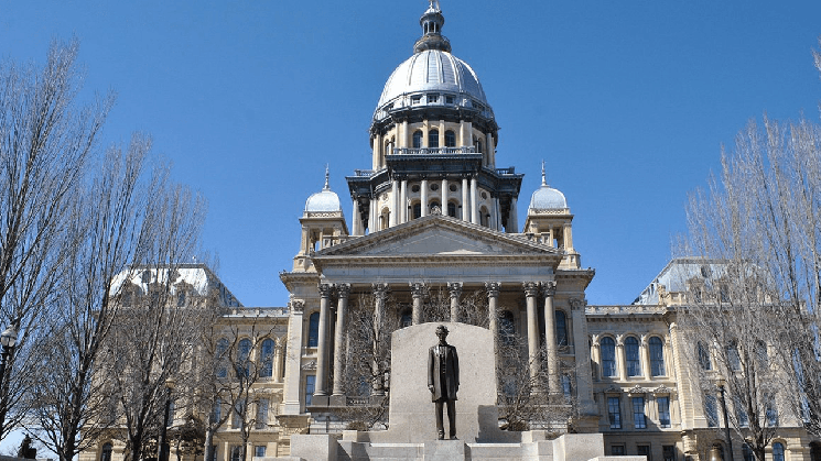 Une taxe de 0,2 % sur les cryptomonnaies dans l'Illinois déclenche un litige judiciaire à grande échelle