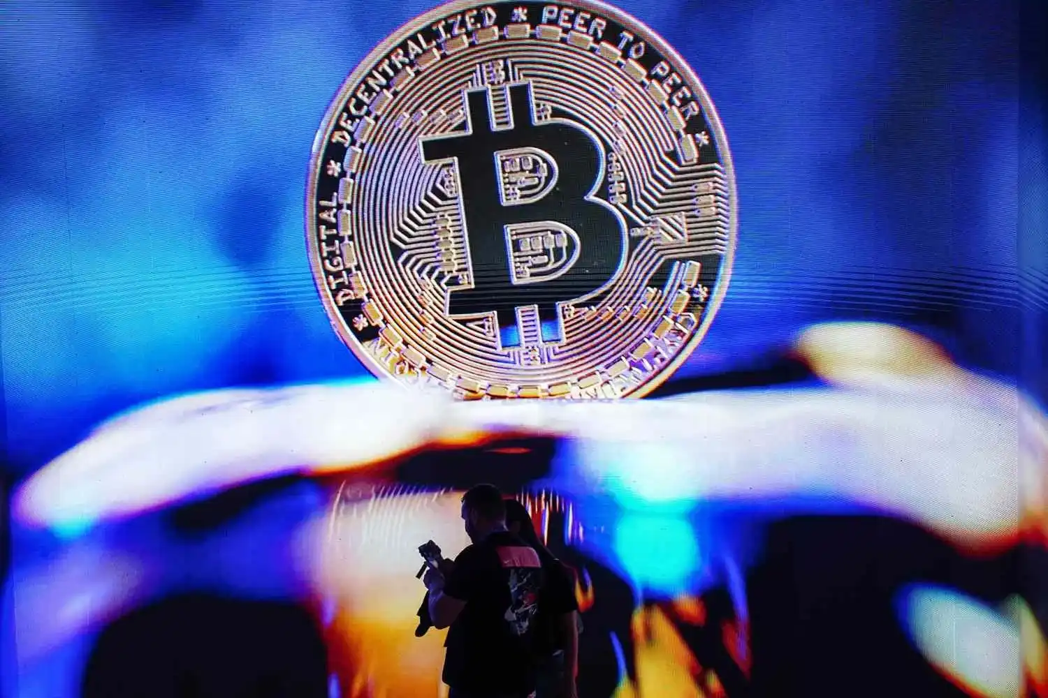 Le BTC franchit les 80 000 dollars, la saison des altcoins est-elle là ? Les achats institutionnels soutiennent le rebond, mais les signaux de rotation restent faibles