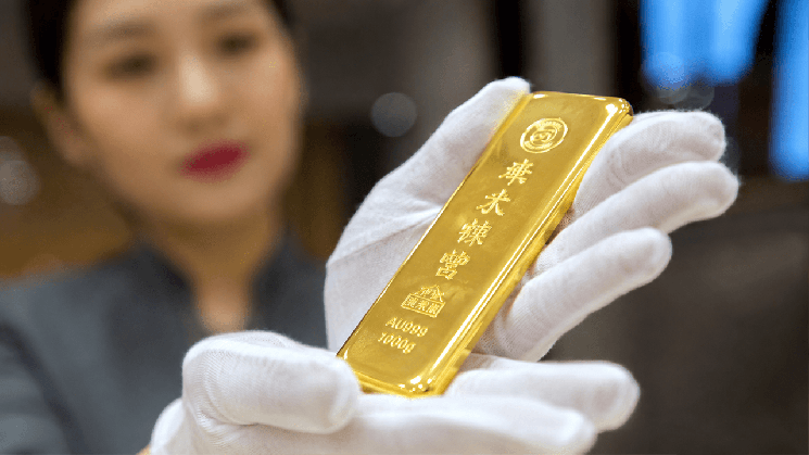Gold Reaches Two-Month High, Exceeding $4,400, Amid Continued Accumulation of Reserves by China