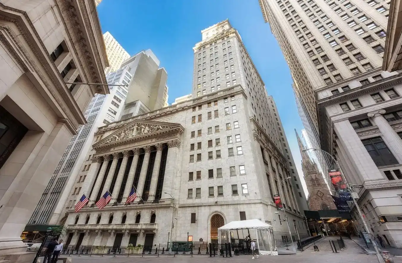 In August, the 'Bull Market' on Wall Street Returns, and So Does the 'Gambling Instinct'