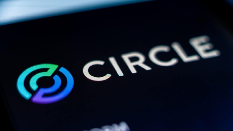 Circle has extended its agreement with Coinbase for USDC and ruled out the possibility of dividend payments