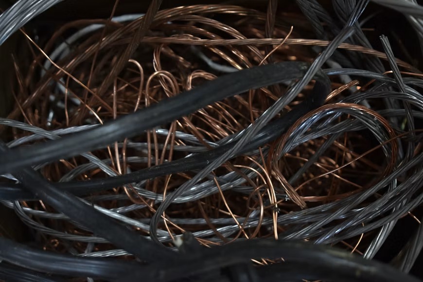 Copper Prices Fall for Two Consecutive Weeks but Hold at $6.659! Inventories Plunge 19%, Can a Strong Dollar Suppress the Supply Gap?