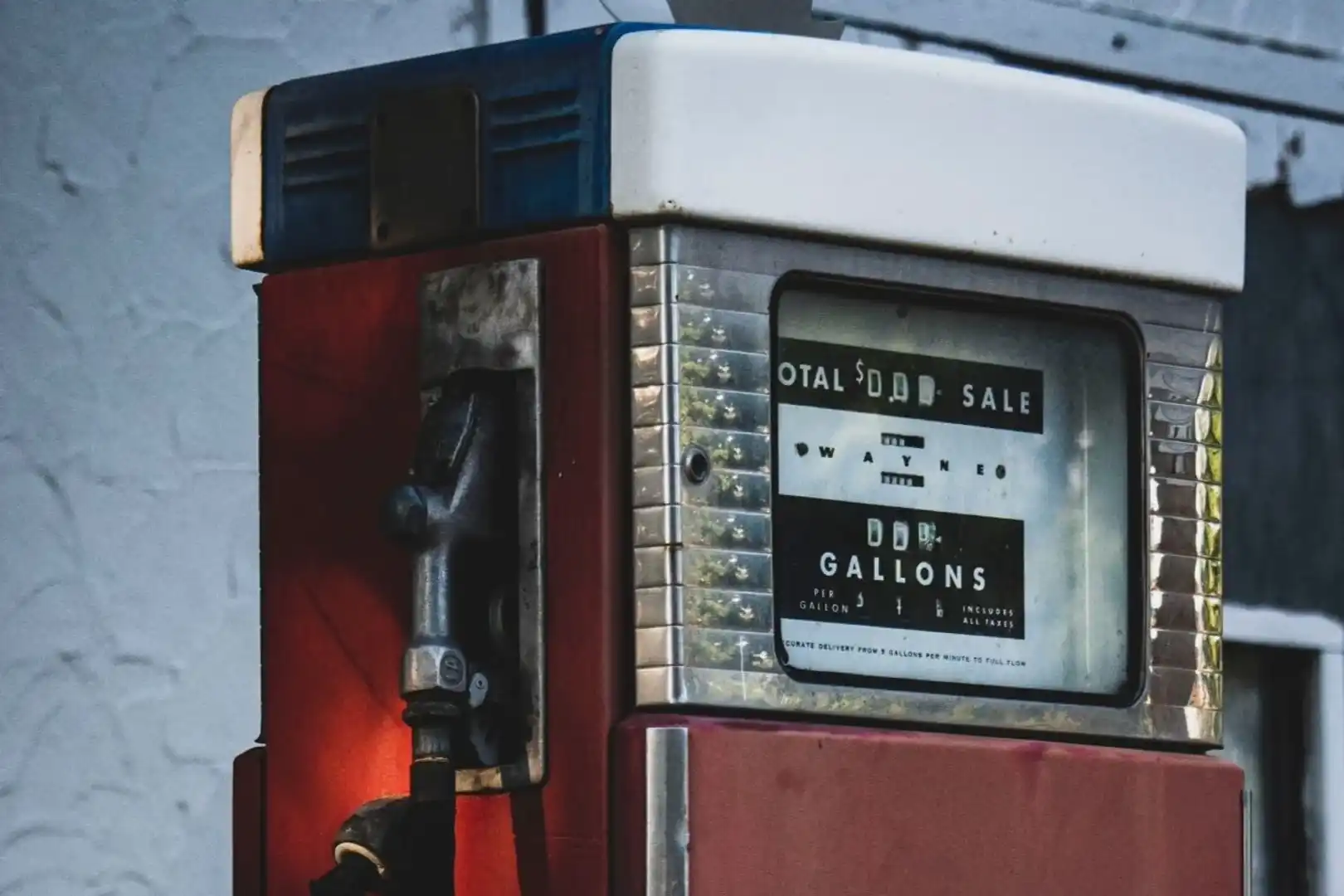 Refuting the Ethereum 'Abandoning' ETH Narrative: What Does It Really Mean to Pay Gas Without ETH?