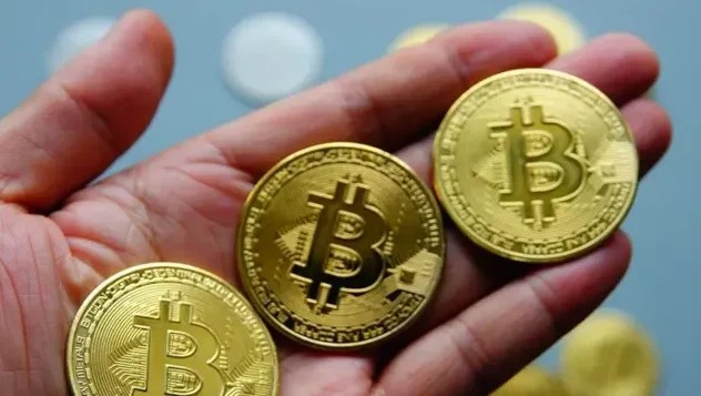 Bitcoin-Managing Companies Experience Balance Shift: One Halts Trading, Another Continues Buying, and a Third Fully Liquidates Its Bitcoin Assets!