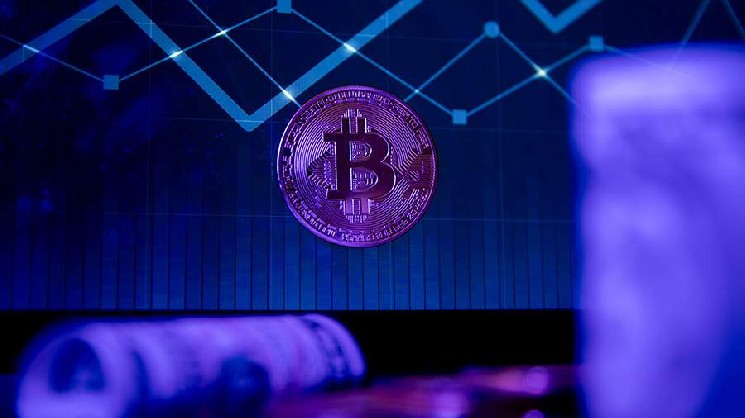 Expert Forecasts Bitcoin Decline to $75k Ahead of Fed Decision
