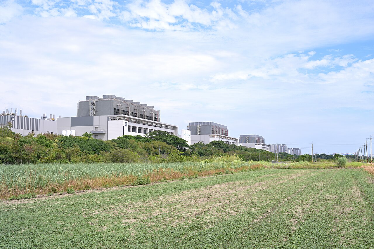 Chip Stocks Erase Over $1.5 Trillion in Six Days, Can TSMC's Earnings Hold Firm After 2.8% Early-Morning Drop?