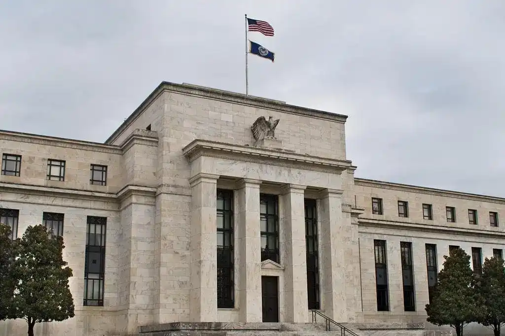 Инфляционный показатель, любимый ФРС, оказался ниже ожиданий, Goldman Sachs больше не ожидает повышения ставок в октябре