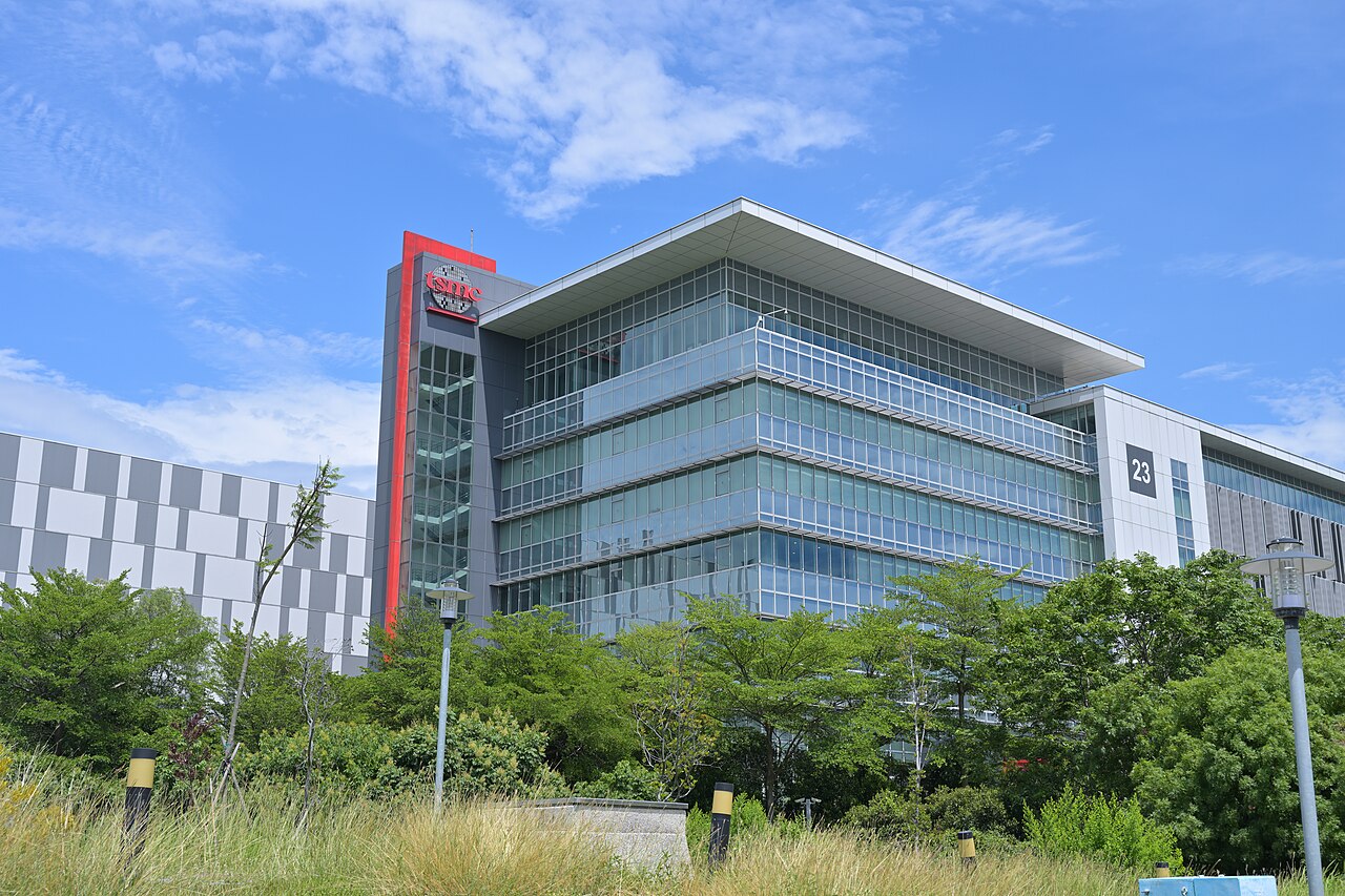 TSMC U.S. Stock Report: $430 per Share; Model Suggests 14.4% Overvaluation. Why the Disagreement Among Funds?