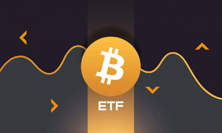 Биткоин игнорирует отток ETF и торгуется выше $84 000 на фоне падения цены нефти