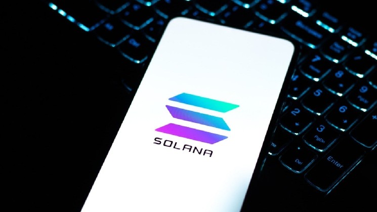 Solana x402 позволяет ИИ-агентам осуществлять пакетные платежи в USDC, что значительно снижает комиссии